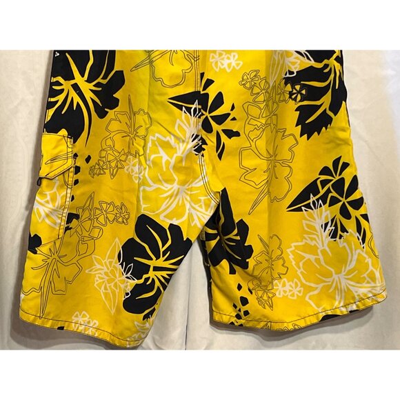 Mossimo Yellow Floral Hawaiian Print Mens Swim Trunks Size 32 With Side Pocket & - Picture 6 of 9